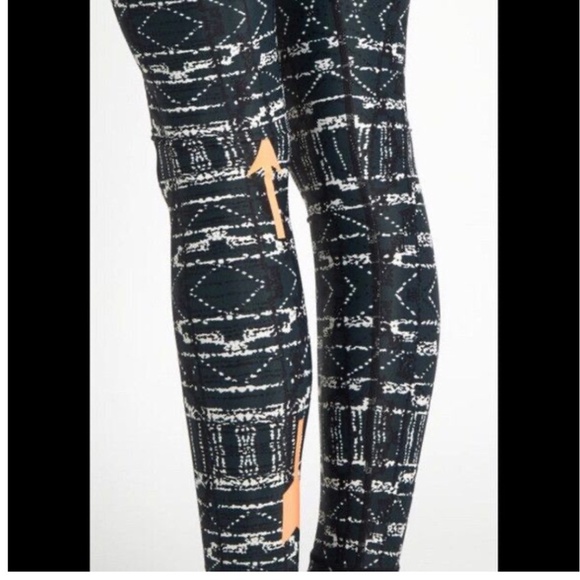 THE UPSIDE Leggings Orange Arrow Pocket Geometric Ikat 4 - Picture 3 of 4